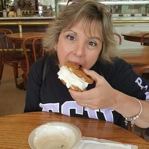 Meet your Posher, Lori